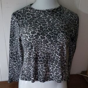 2 Casual Size L Tops Leopard Print Long Sleeve and Leafy Print 3/4 Sleeve